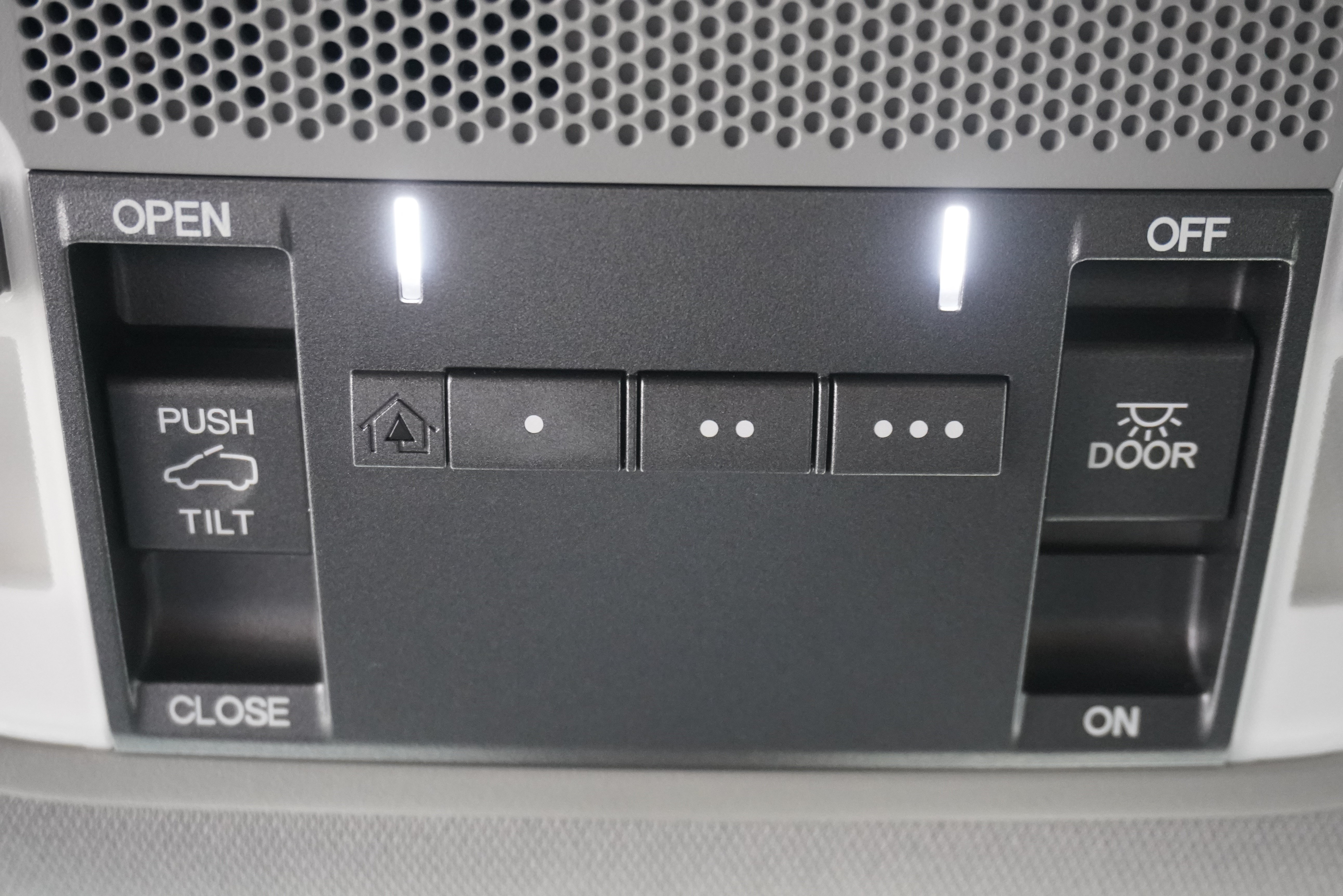 Used 2020 Acura MDX FWD image 24