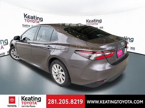 Used 2024 Toyota Camry LE image 5