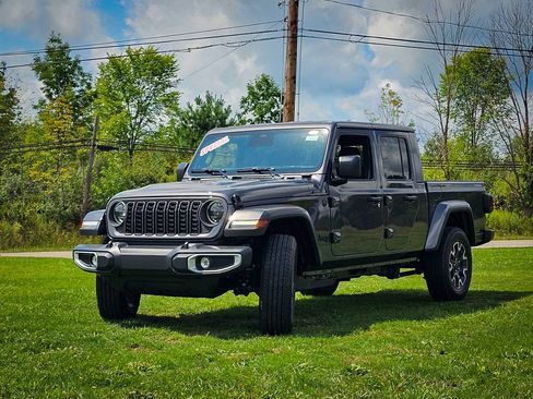 New 2026 Jeep Gladiator Sport AWD/4WD image 8