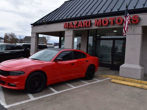 Used 2020 Dodge Charger SXT w/ Driver Convenience Group image 8