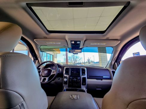 Used 2018 RAM 1500 Laramie w/ Convenience Group AWD/4WD image 2