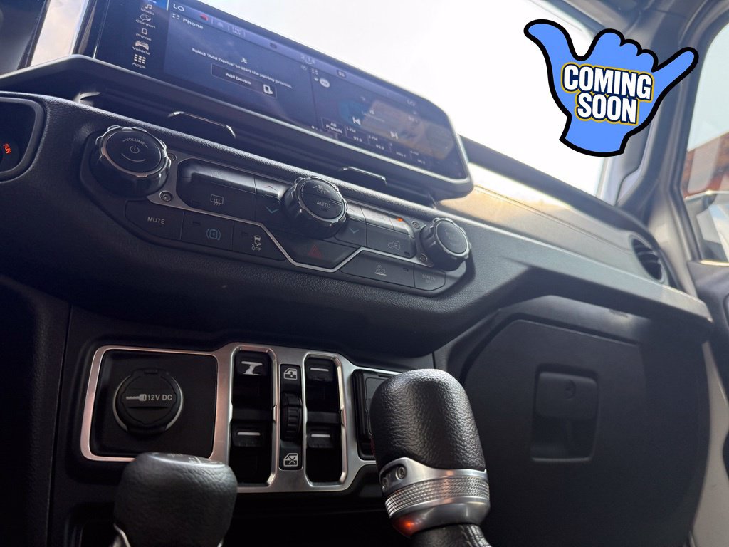 Used 2024 Jeep Wrangler Unlimited AWD/4WD image 17