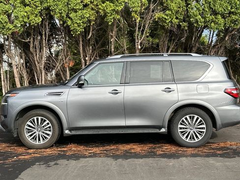 Used 2022 Nissan Armada SL w/ Captain's Chairs Package image 7