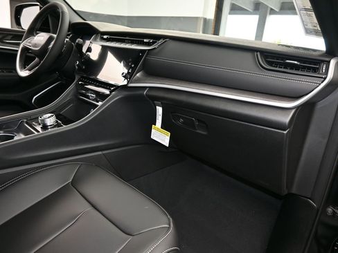New 2026 Jeep Grand Cherokee Limited w/ Limited Altitude Package RWD image 40