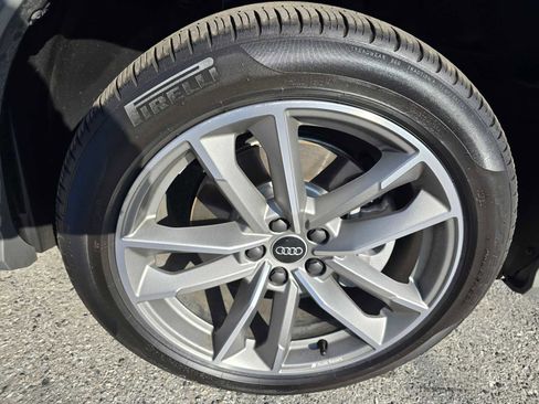 Certified 2025 Audi Q3 2.0T Premium image 9