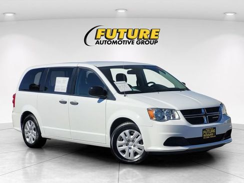 Used 2019 Dodge Grand Caravan SE w/ UConnect Hands-Free Group FWD image 1