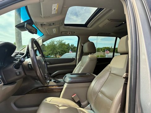 Used 2018 Chevrolet Tahoe LT w/ LT Signature Package AWD/4WD image 7