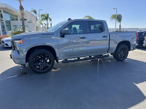 Used 2024 Chevrolet Silverado 1500 Custom w/ Turbomax Blackout Package image 7