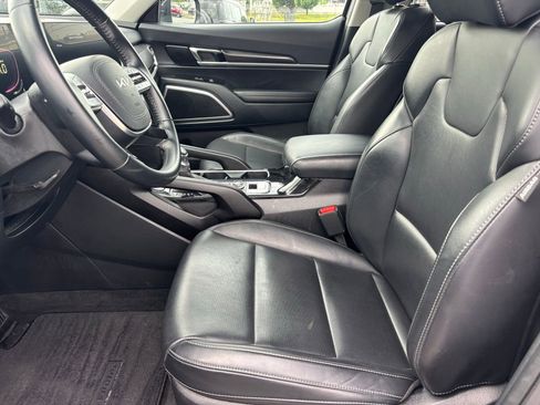 Used 2025 Kia Telluride S AWD/4WD image 18