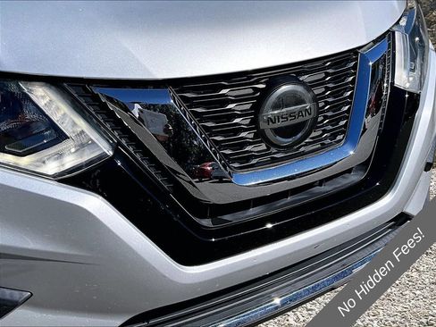 Used 2018 Nissan Rogue SV w/ Premium Package AWD/4WD image 22