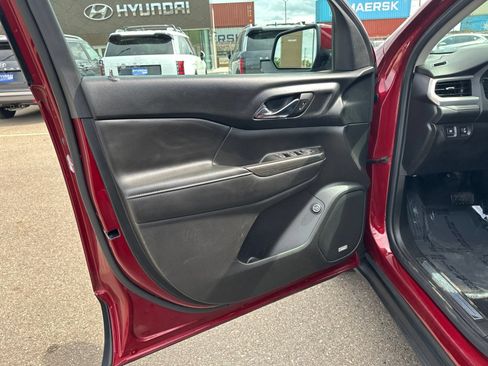 Used 2018 GMC Acadia SLT AWD/4WD image 17