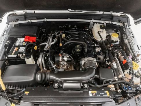 Used 2023 Jeep Wrangler Unlimited Sport AWD/4WD image 3