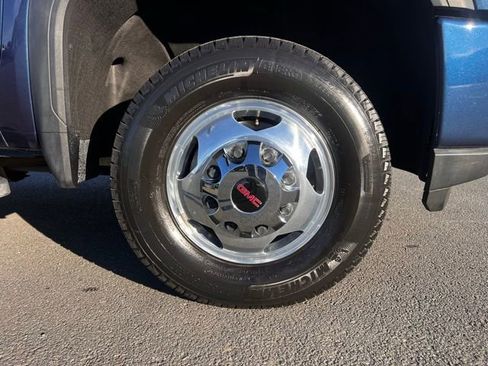 Used 2023 GMC Sierra 3500 Denali w/ Denali Ultimate Package image 2