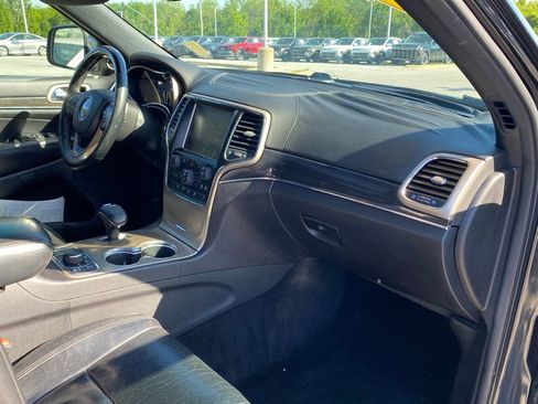 Used 2014 Jeep Grand Cherokee Overland w/ Advanced Technology Group AWD/4WD image 34