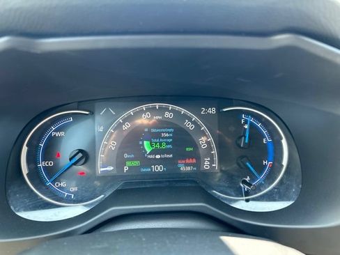 Used 2025 Toyota RAV4 XLE AWD/4WD image 12