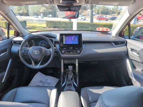 Certified 2024 Toyota Corolla Cross XLE image 28
