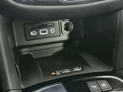 Used 2024 Chevrolet Equinox Premier FWD image 26