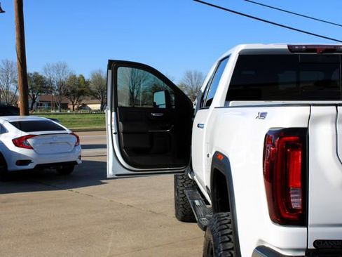 Used 2023 GMC Sierra 2500 SLT w/ SLT Convenience Package AWD/4WD image 11