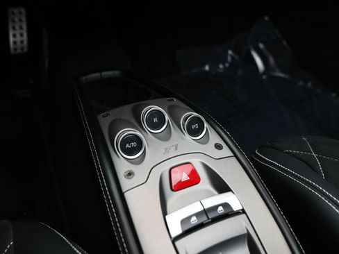 Used 2013 Ferrari 458 Spider RWD image 24