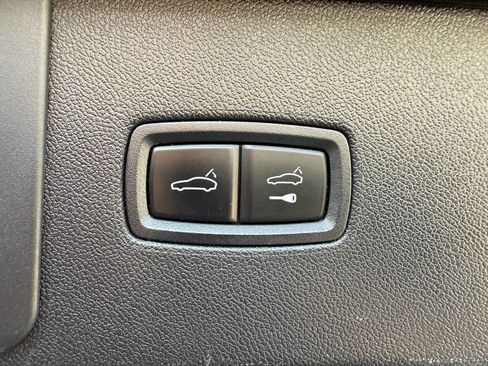 Used 2019 Porsche Cayenne image 47