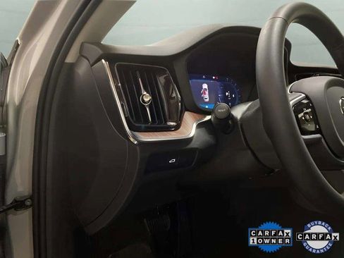 Used 2025 Volvo V60 B5 Cross Country Plus image 34