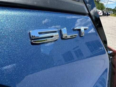Used 2024 GMC Terrain SLT AWD/4WD image 9
