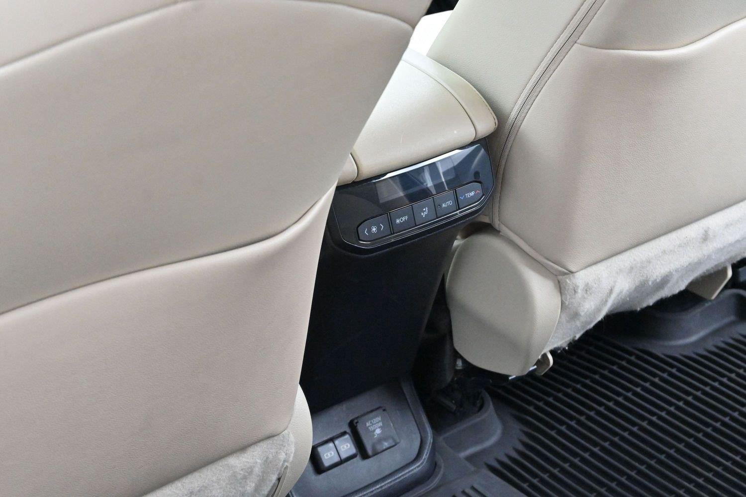 Used 2023 Toyota Highlander Limited AWD/4WD image 35