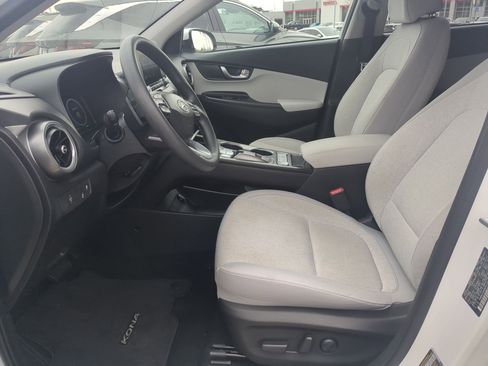 Certified 2023 Hyundai Kona SE w/ Cargo Package image 17