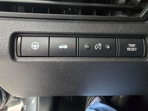 Used 2023 Nissan Altima 2.5 SV w/ SV Premium Package FWD image 41
