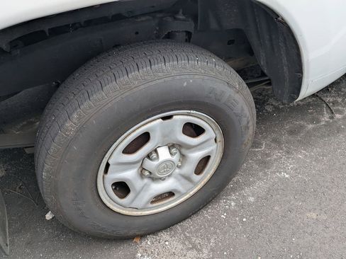 Used 2014 Toyota Tacoma 2WD Access Cab image 8