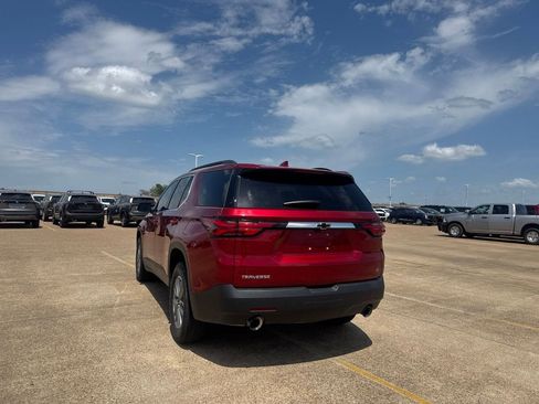 Used 2023 Chevrolet Traverse LT FWD image 17