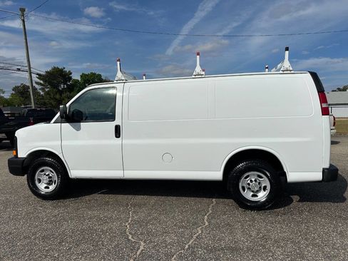 Used 2014 Chevrolet Express 2500 RWD image 23