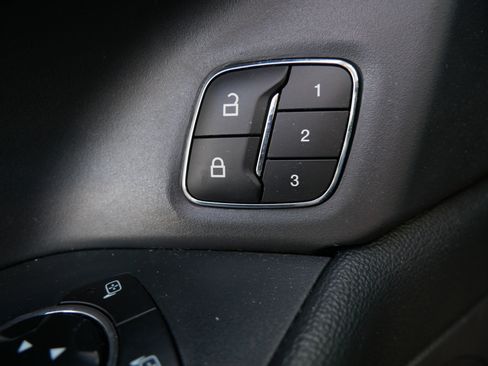 Certified 2024 Ford Expedition XLT image 27