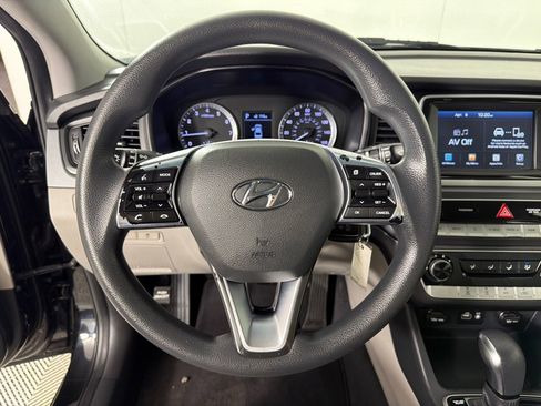 Used 2018 Hyundai Sonata SE w/ Cargo Package image 13