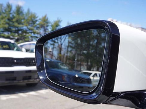 Used 2022 BMW 330i xDrive Sedan w/ Premium Package 2 image 35