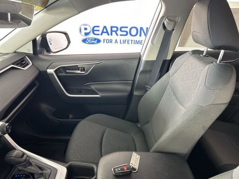 Used 2024 Toyota RAV4 XLE image 29