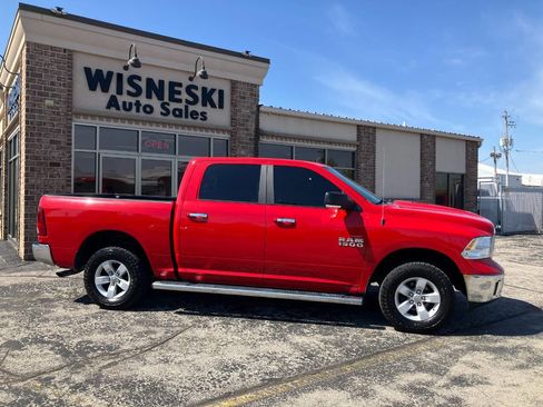 Used 2017 RAM 1500 Classic SLT w/ Luxury Group AWD/4WD image 2