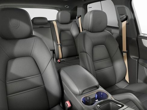 New 2026 Porsche Cayenne S image 6