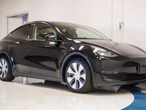 Used 2022 Tesla Model Y Long Range AWD/4WD image 5