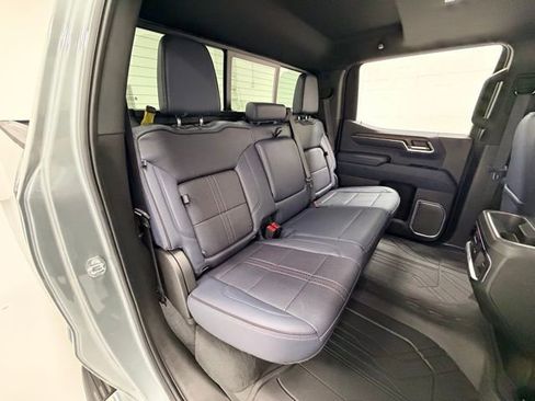 Used 2024 Chevrolet Silverado 1500 High Country w/ High Country Premium Package image 31