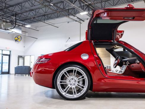 Used 2012 Mercedes-Benz SLS AMG Coupe image 26