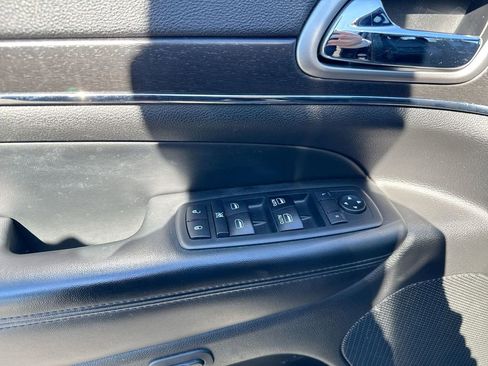 Used 2018 Jeep Grand Cherokee Limited w/ Luxury Group II image 22