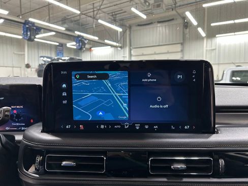 Certified 2025 Lincoln Aviator AWD image 19