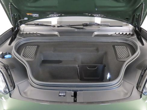 Certified 2025 Porsche Macan 4 Electric AWD/4WD image 49