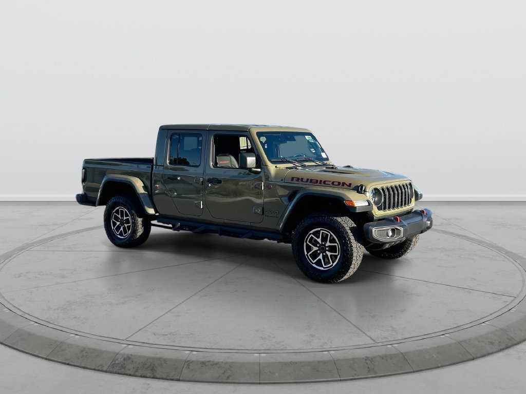 Used 2025 Jeep Gladiator Rubicon w/ Convenience Group AWD/4WD image 2