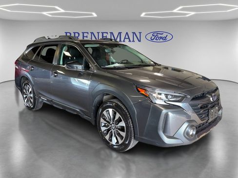 Used 2025 Subaru Outback Limited XT AWD/4WD image 3
