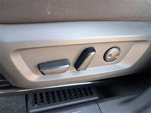 Used 2024 Nissan Rogue SV image 19