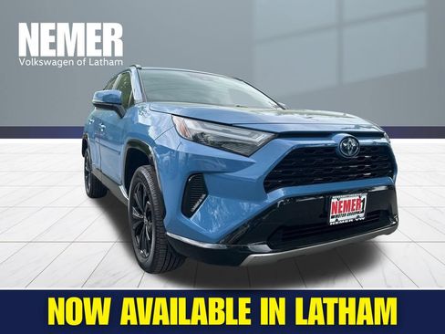 Used 2022 Toyota RAV4 SE w/ Convenience Package AWD/4WD image 6