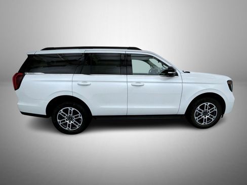 New 2026 Ford Expedition Active AWD/4WD image 4