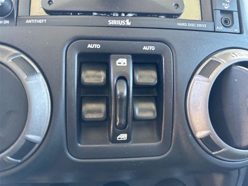 Used 2018 Jeep Wrangler Unlimited Sport S AWD/4WD image 13